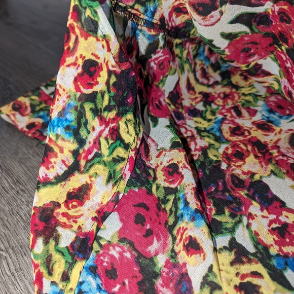 Dynamite Semi-Sheer Floral Blouse - Picture 2 of 5
